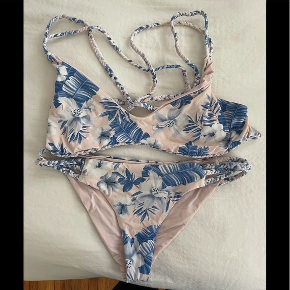 Frankie’s Bikinis floral bikini - Picture 1 of 5